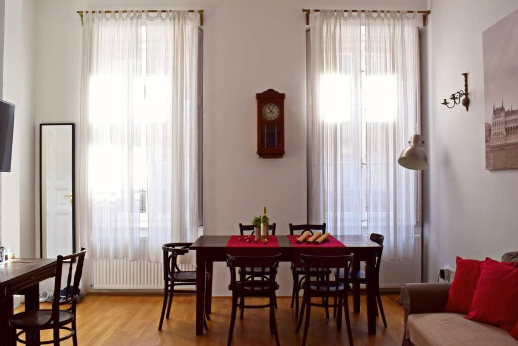 Central Budapest Apartment In Historical Building With Free Private Parking Exterior foto
