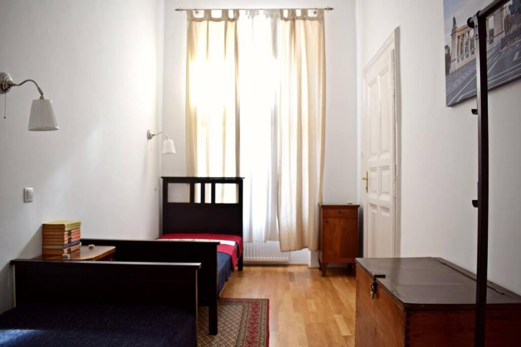 Central Budapest Apartment In Historical Building With Free Private Parking Exterior foto